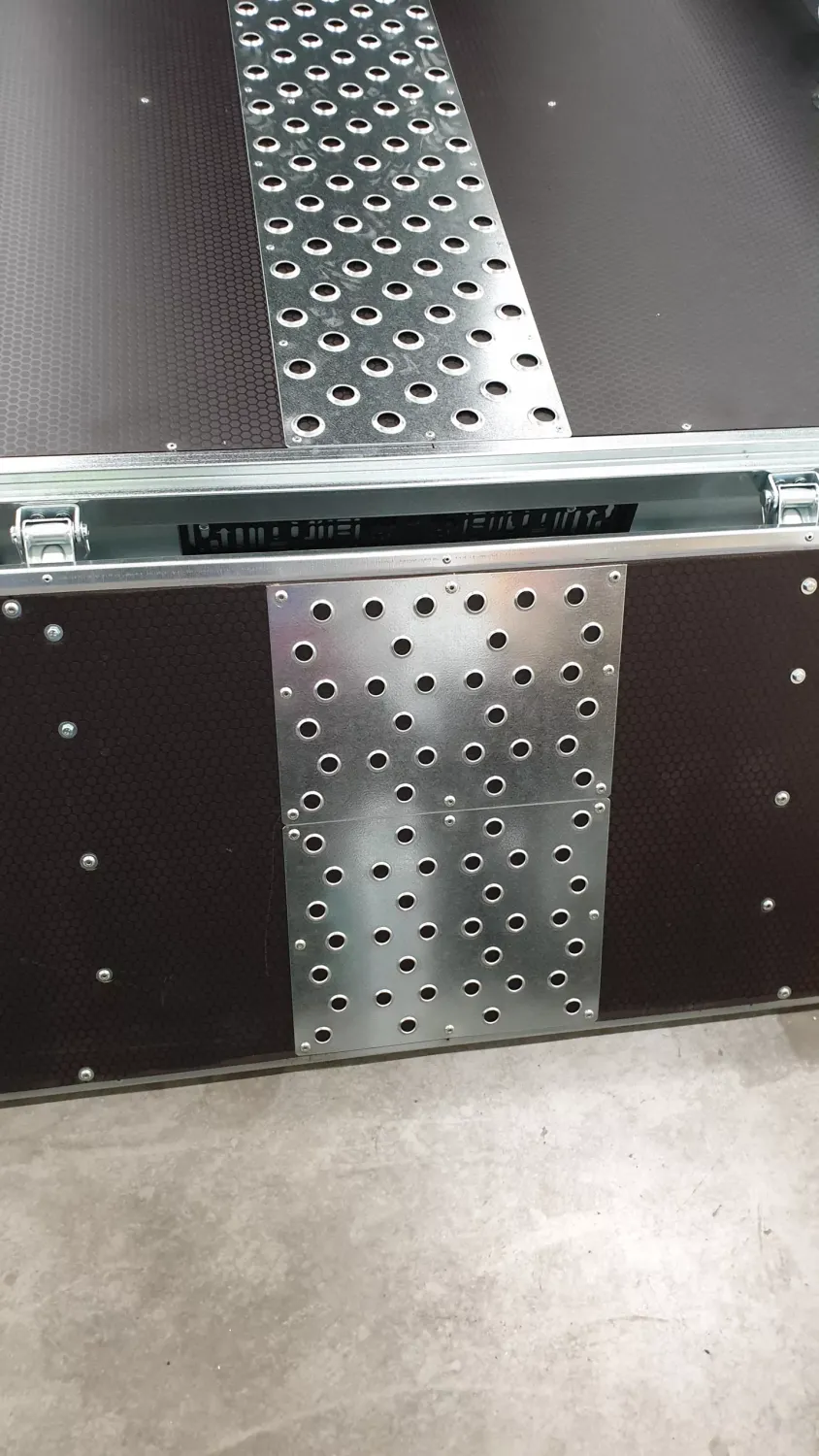 Tiki henger grip skinner til kjørerampe 300x365 mm