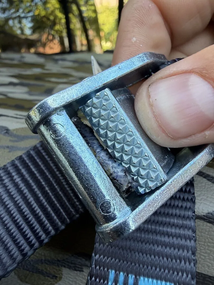 Decked Cam Straps lastestropper