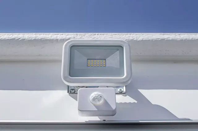 Tiki henger utebelysning LED 10W sensor